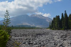 Mount St. Helens has almost no snow!