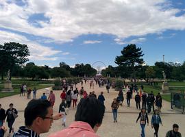 Hanging out at the Jardin des Tuileries