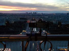 I tried to get really sharp long exposure photographs, but unfortunately the safety railing was vibrating a little bit, causing most of the pictures to turn out poorly.