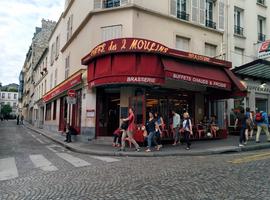 Obligatory stop at Cafe des 2 Moulins (where much of Amelie was filmed)