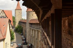 You can walk along the walls of Rothenberg