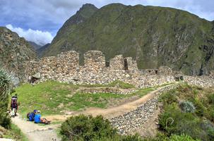 I believe these are the Wayllabamba ruins